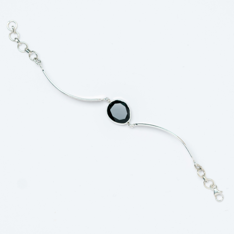119CON-BlackBeautyBracelet2